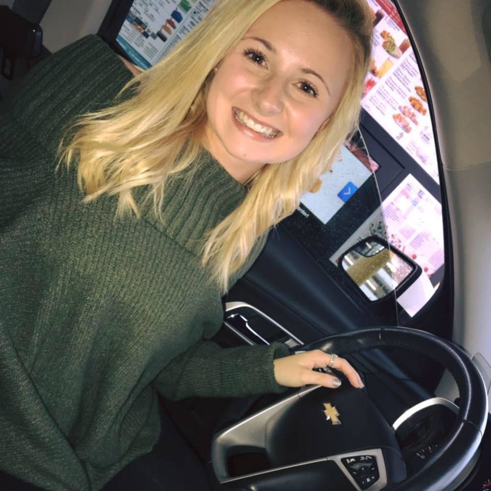 Meet your Posher, Mia